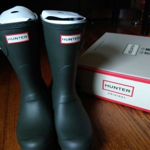 Hunter Rain Boots Dark Olive Size 6